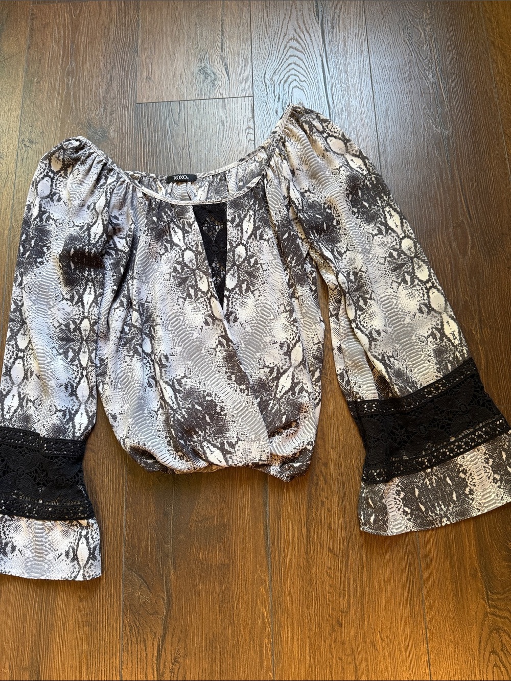 XOXO Black and White Snake Print Peasant Blouse with Lace Trim